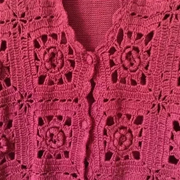 Joule Energy Maroon/ Red Crochet Lace Grannycore Vest Sweater Size O/S - Picture 4 of 9